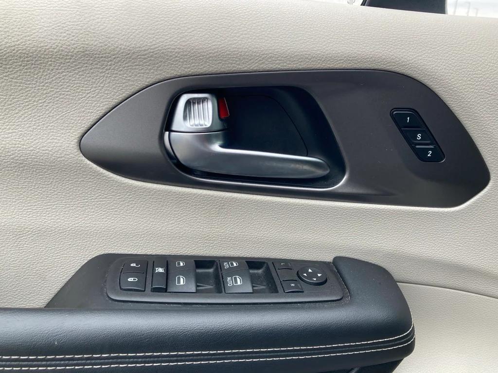 used 2023 Chrysler Pacifica car, priced at $24,791