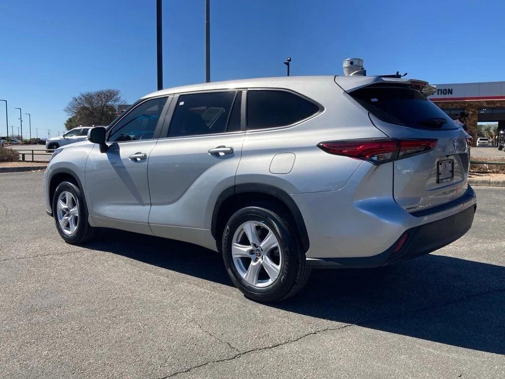 used 2023 Toyota Highlander car, priced at $30,961