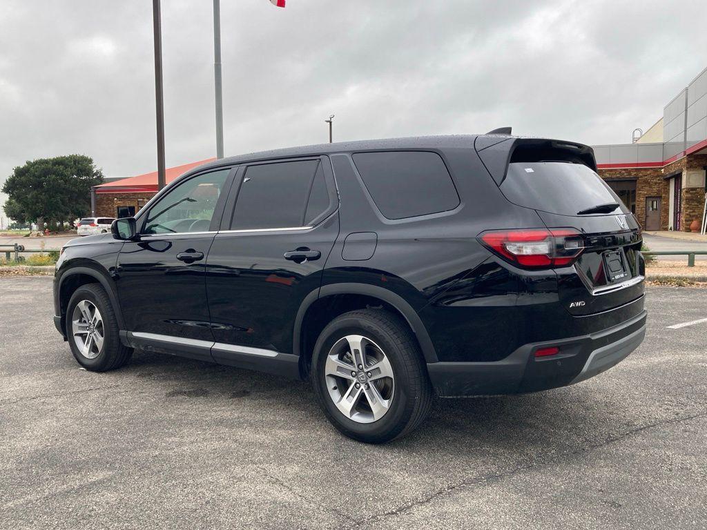 used 2025 Honda Pilot car, priced at $40,676