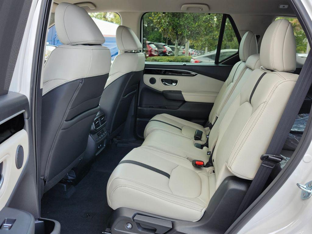 new 2026 Honda Pilot car, priced at $46,445