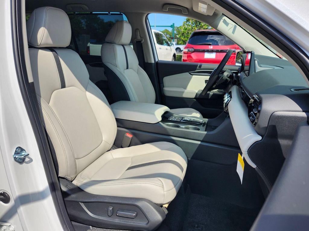 new 2026 Honda Pilot car, priced at $46,445