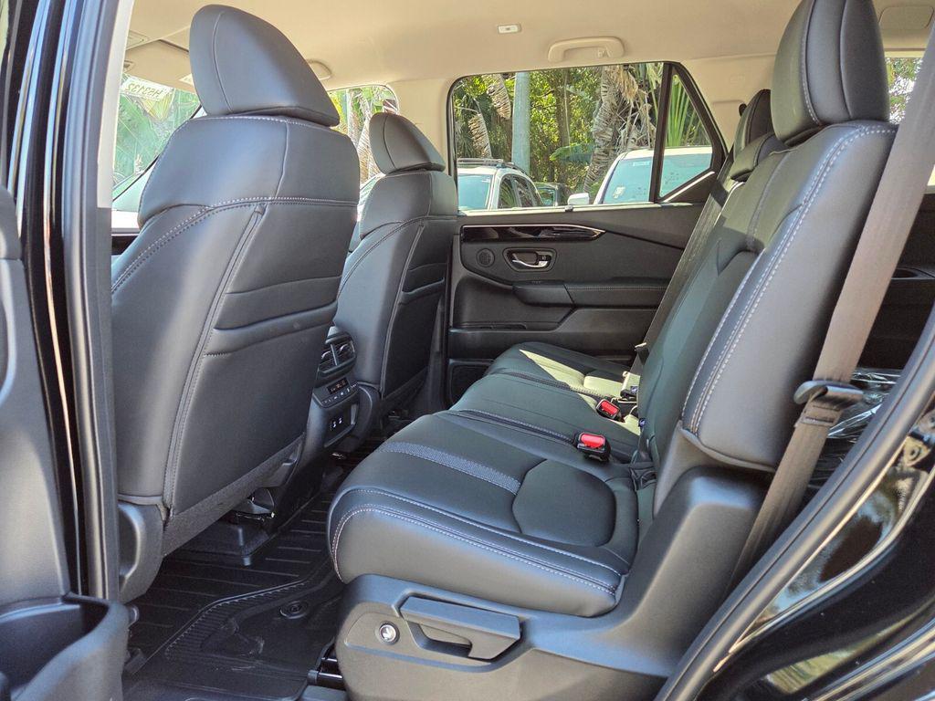 new 2026 Honda Pilot car, priced at $45,990