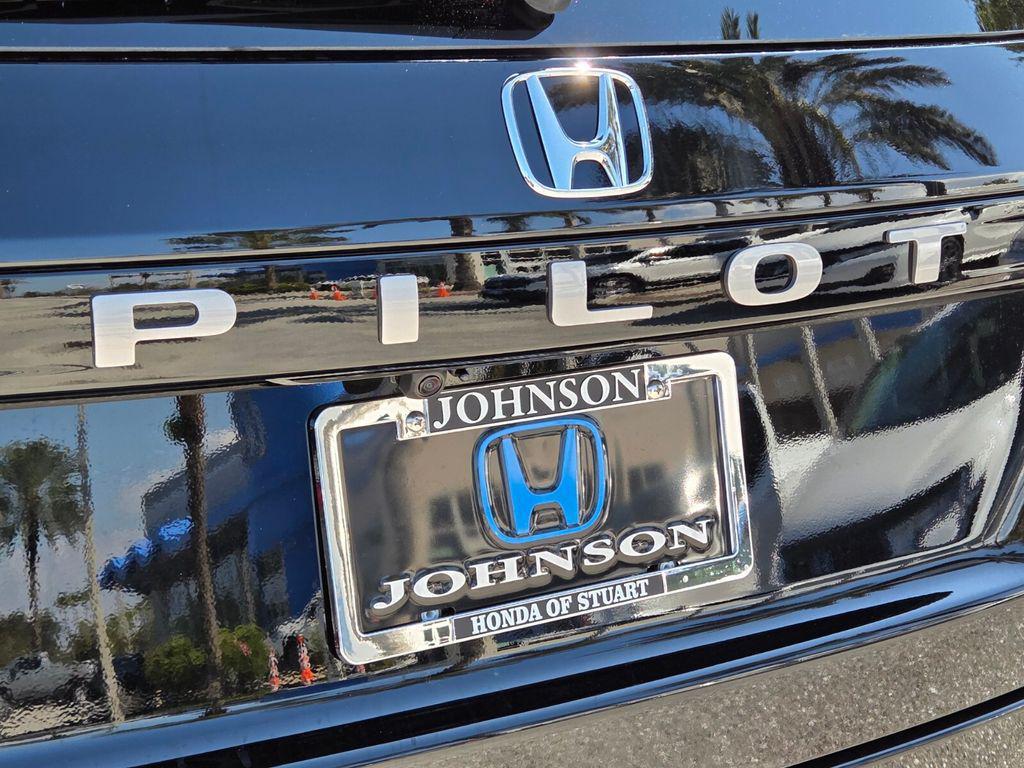 new 2026 Honda Pilot car, priced at $45,990