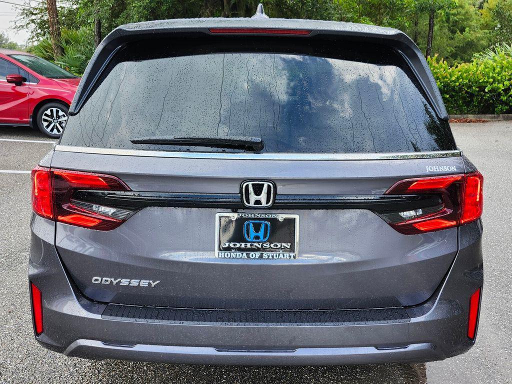 new 2026 Honda Odyssey car, priced at $44,290