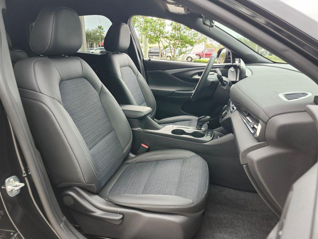 used 2025 Buick Envista car, priced at $21,388