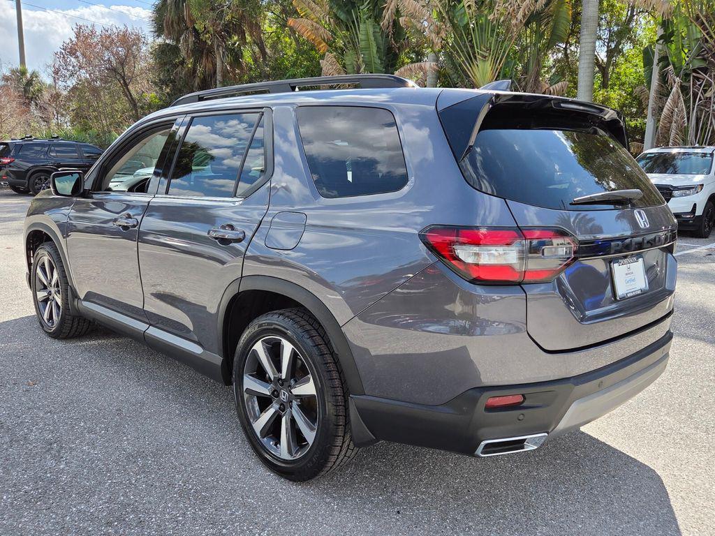 used 2023 Honda Pilot car, priced at $37,016