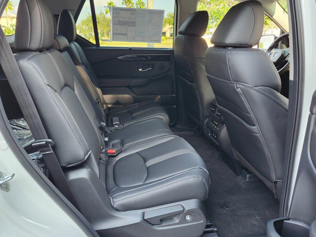 new 2026 Honda Pilot car, priced at $47,195