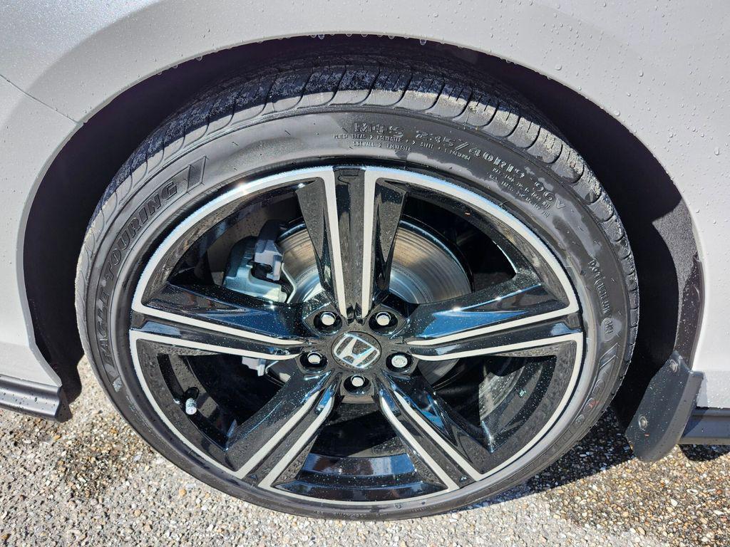 new 2025 Honda Accord Hybrid car, priced at $35,305