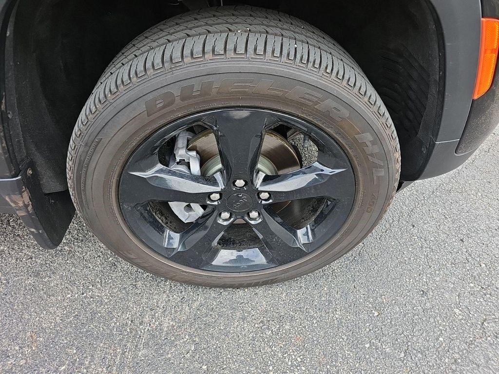 used 2025 Jeep Grand Cherokee car, priced at $34,680