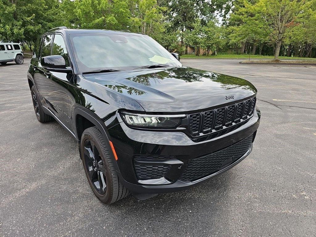 used 2025 Jeep Grand Cherokee car, priced at $34,680