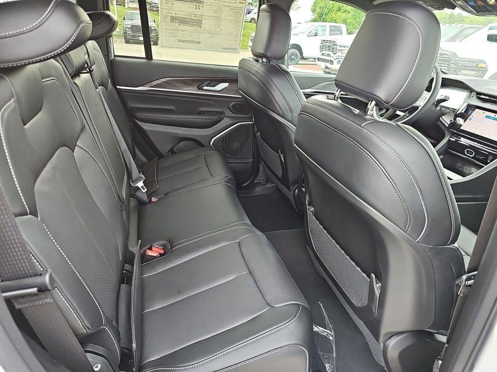 new 2026 Jeep Grand Cherokee car, priced at $53,450