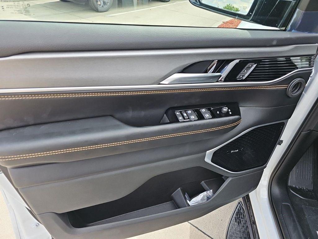 new 2026 Jeep Grand Wagoneer car, priced at $77,715