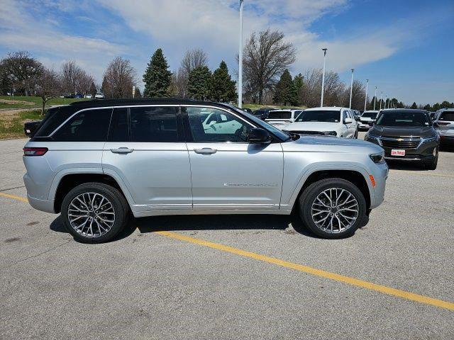 new 2026 Jeep Grand Cherokee car, priced at $59,455