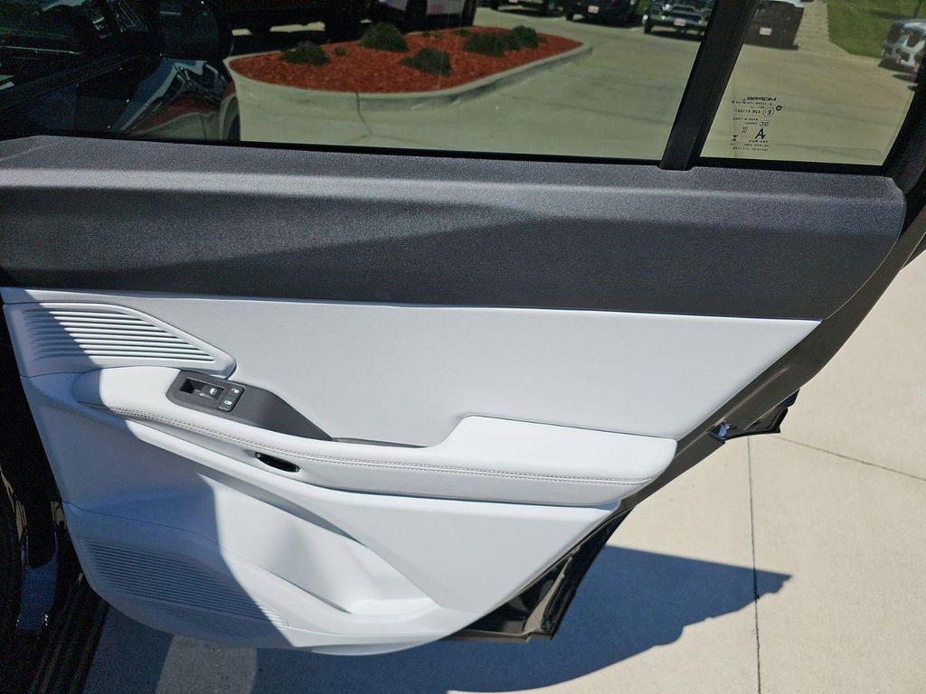 new 2026 Jeep Cherokee car, priced at $40,270