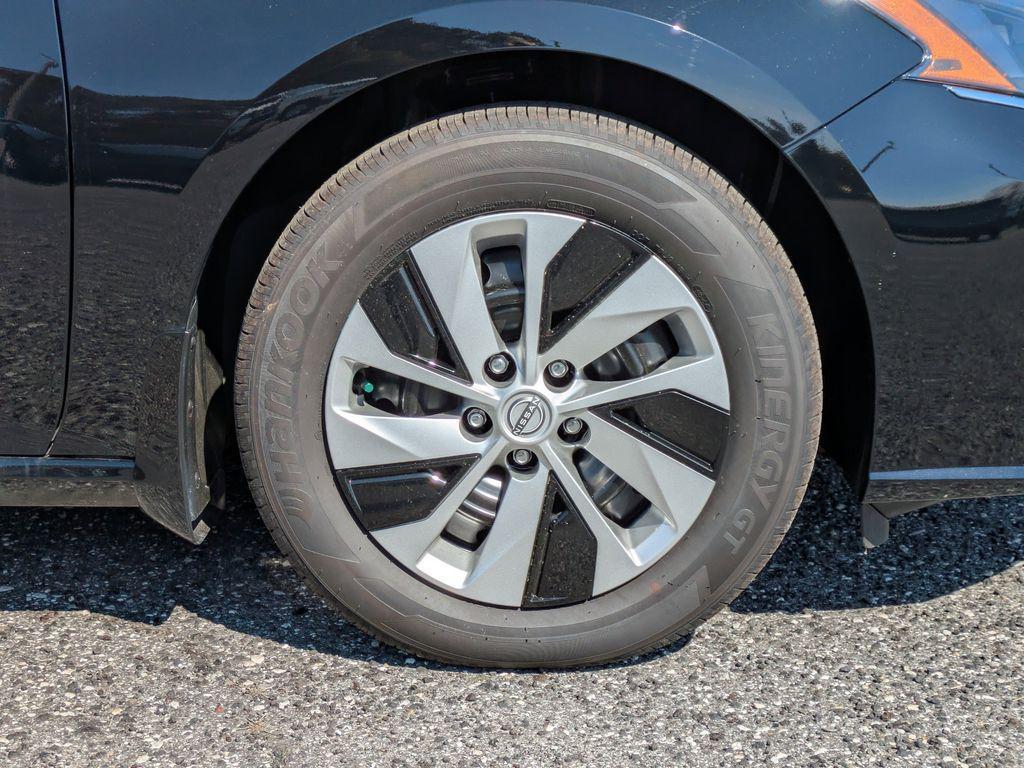 new 2025 Nissan Altima car, priced at $22,249