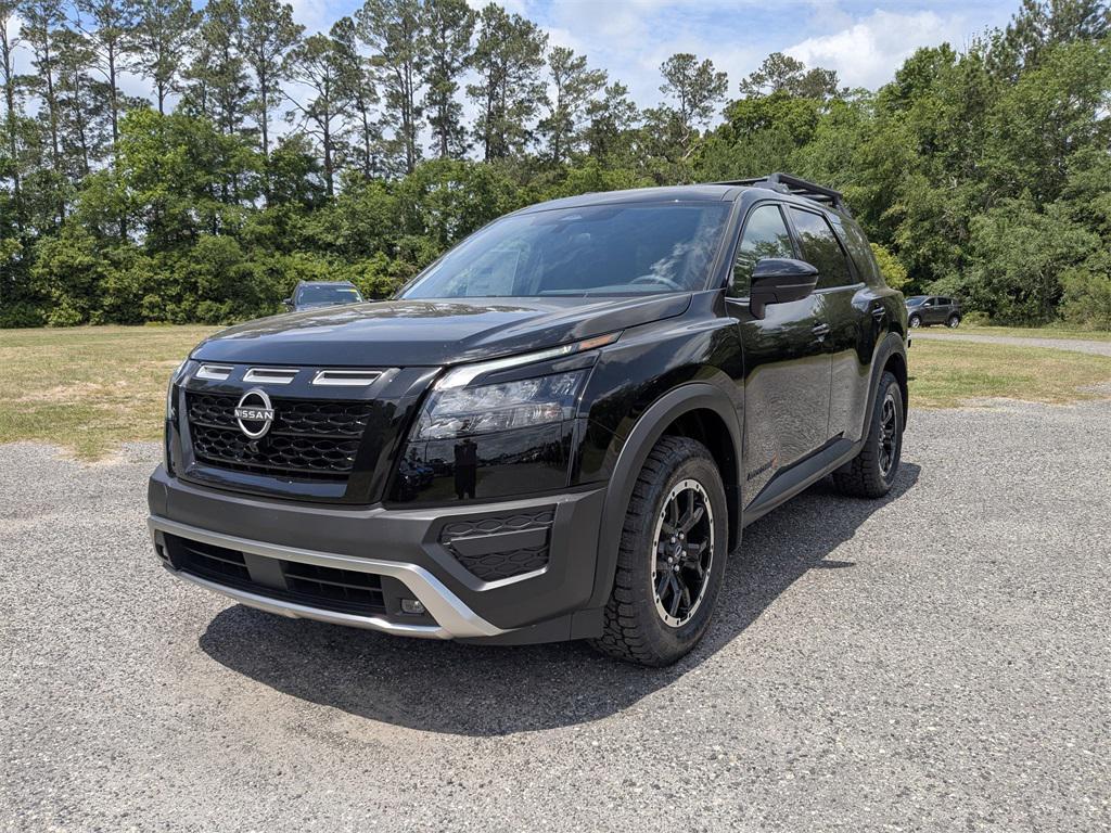 new 2025 Nissan Pathfinder car, priced at $39,080