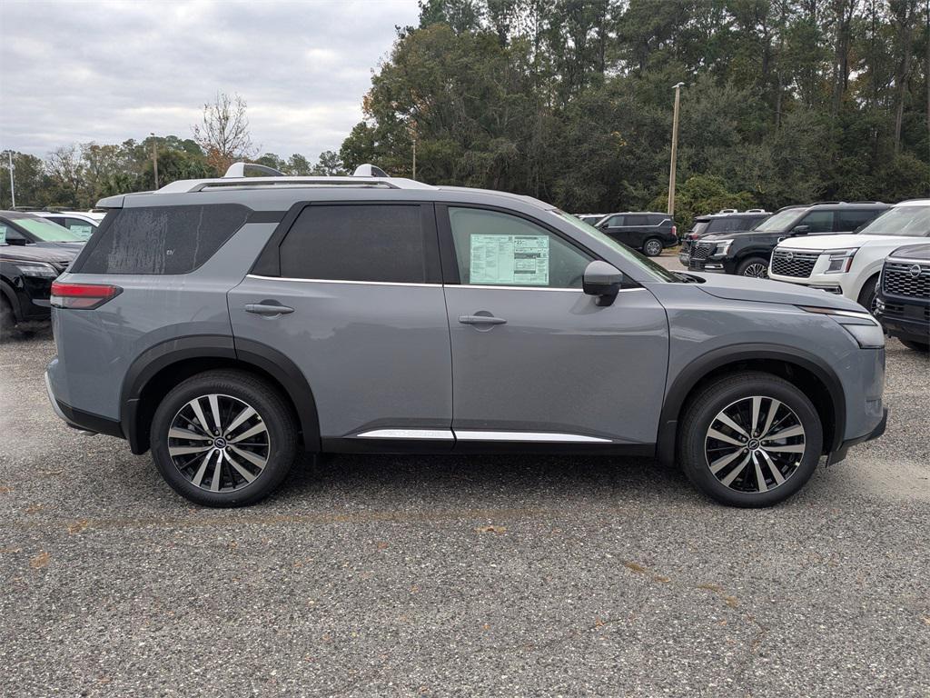 new 2025 Nissan Pathfinder car, priced at $43,715