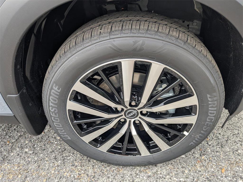 new 2025 Nissan Pathfinder car, priced at $43,715