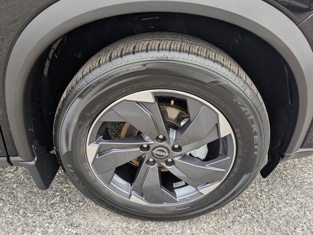 used 2025 Nissan Rogue car, priced at $26,998