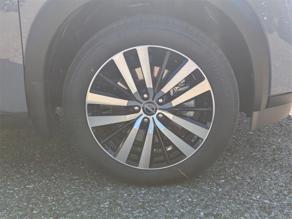 new 2025 Nissan Pathfinder car, priced at $43,030