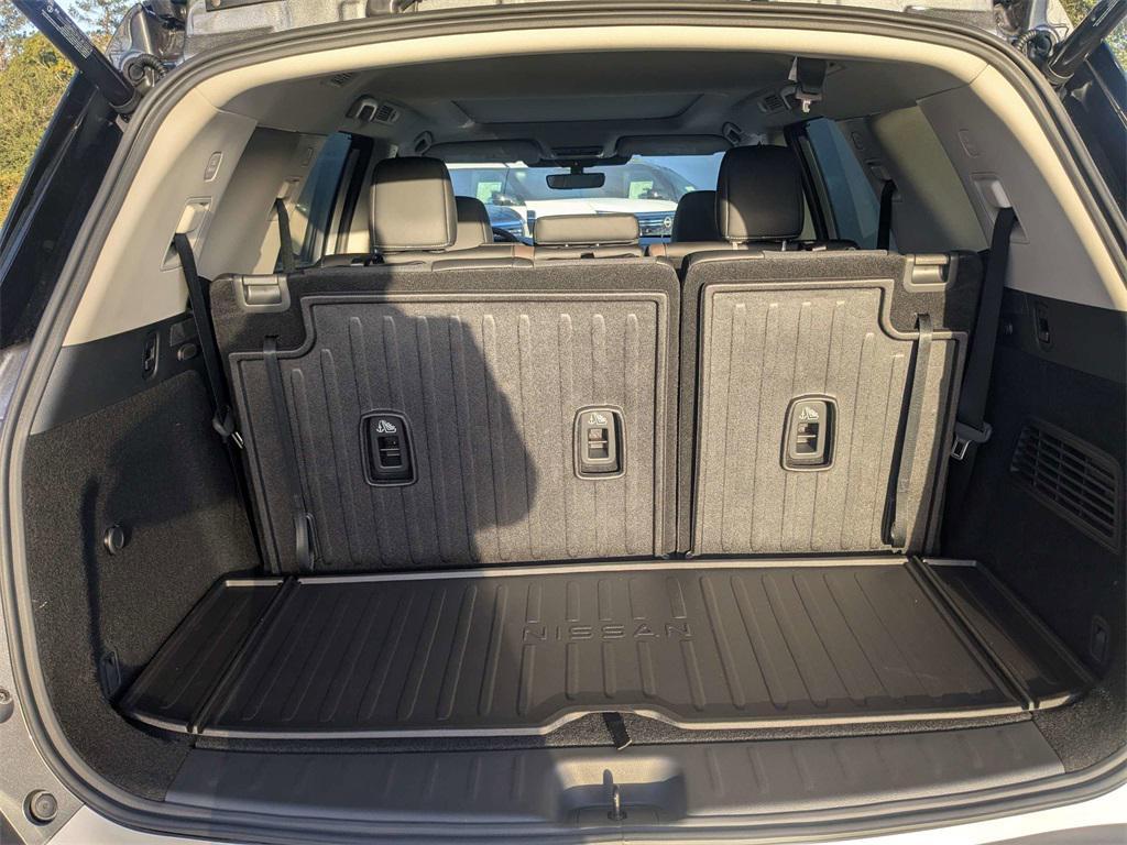 new 2025 Nissan Pathfinder car, priced at $45,750