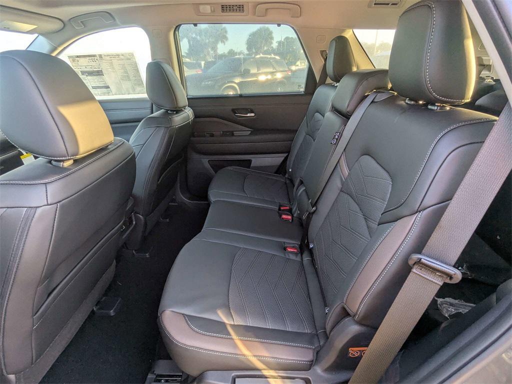 new 2025 Nissan Pathfinder car, priced at $45,750