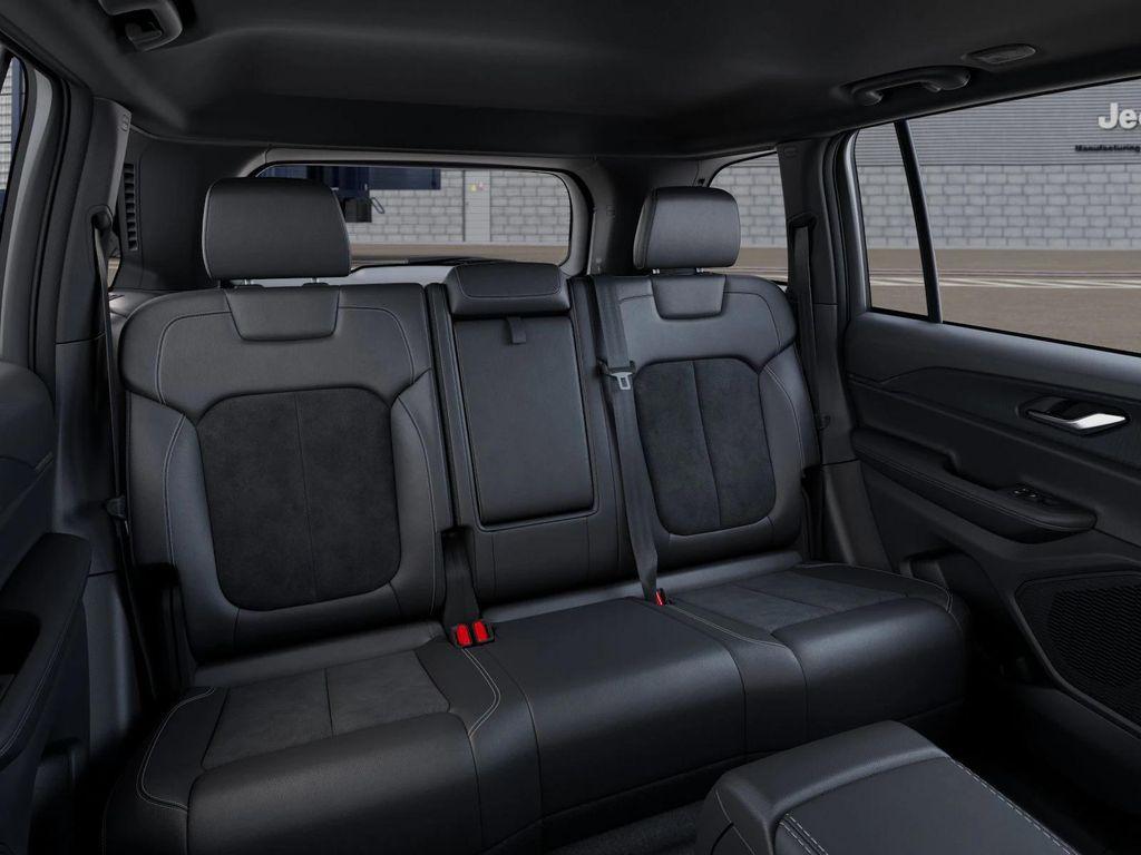new 2025 Jeep Grand Cherokee car, priced at $41,625