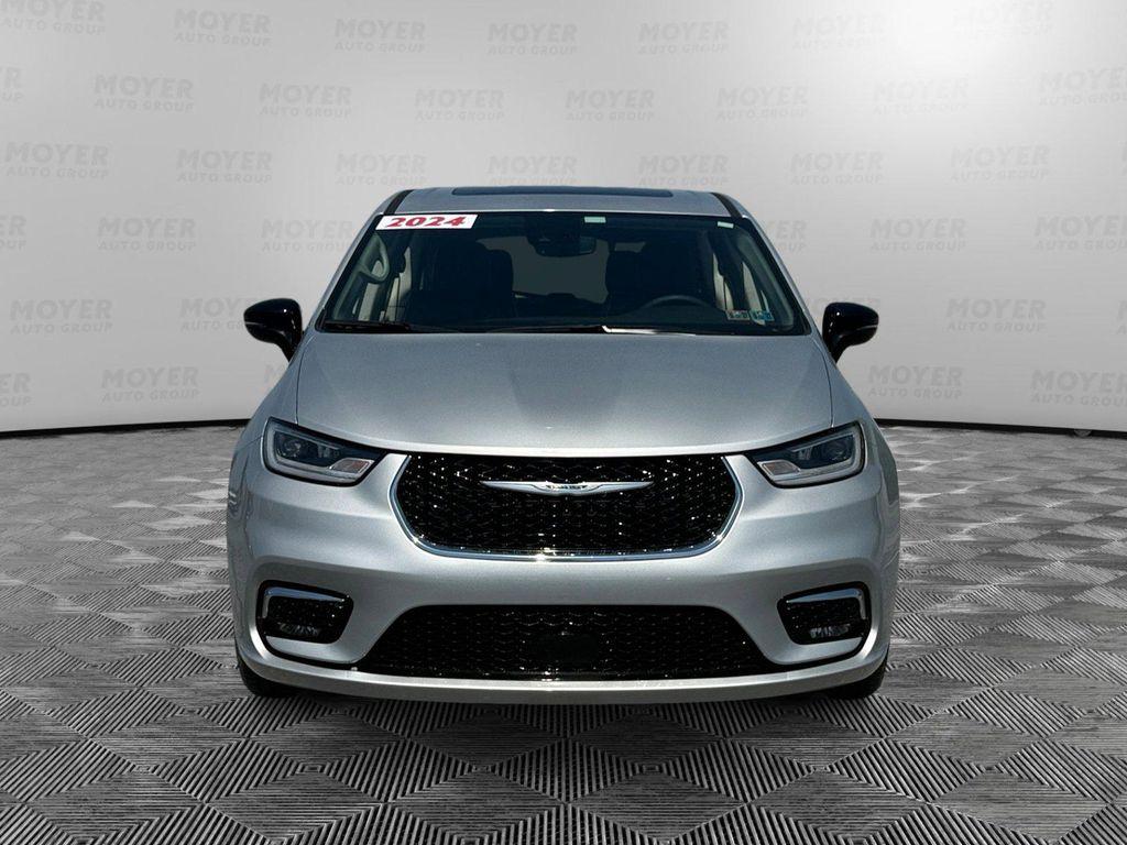 used 2024 Chrysler Pacifica car, priced at $37,989