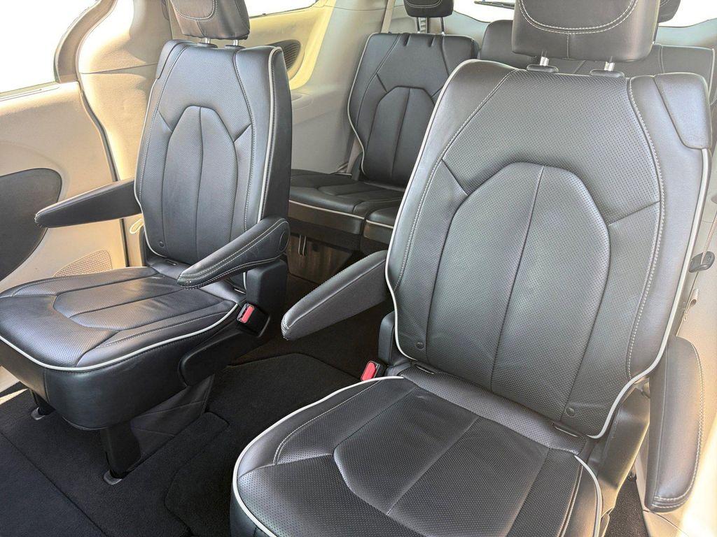 used 2024 Chrysler Pacifica car, priced at $37,989