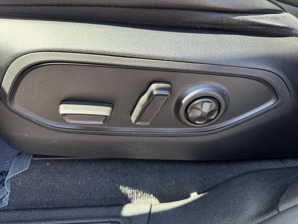 used 2025 Jeep Grand Cherokee car, priced at $39,999