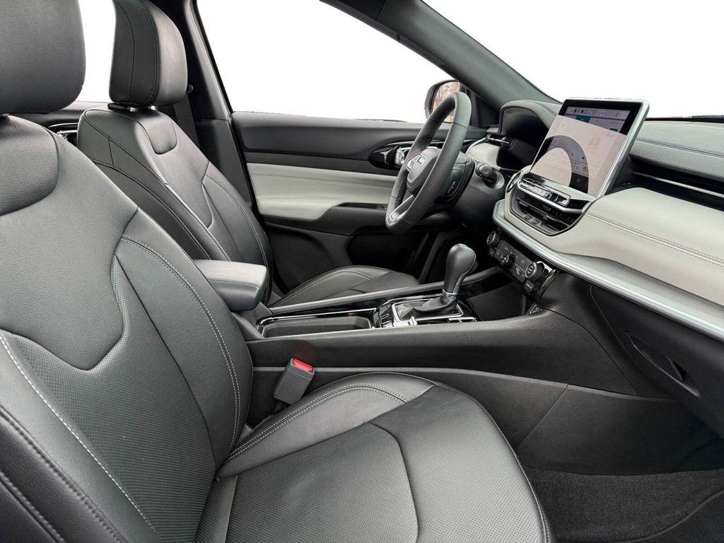 used 2025 Jeep Compass car, priced at $28,699