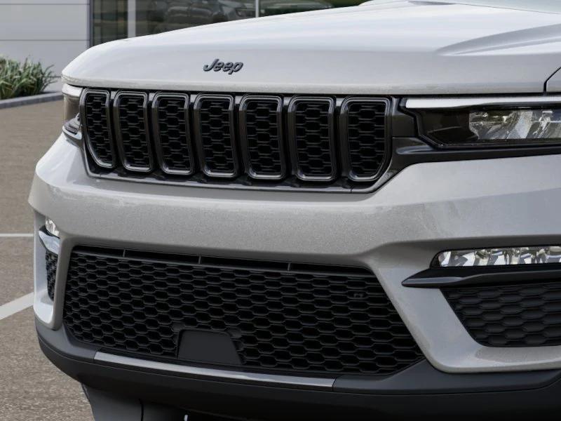 new 2025 Jeep Grand Cherokee car, priced at $48,036