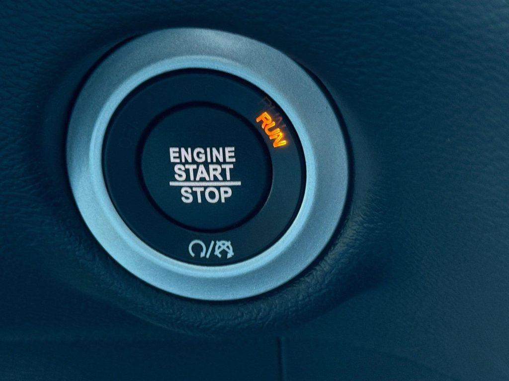 used 2025 Chrysler Pacifica car, priced at $31,498