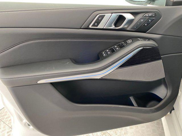 new 2026 BMW X7 car, priced at $123,540