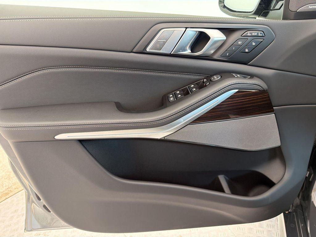 new 2027 BMW X7 car, priced at $103,150