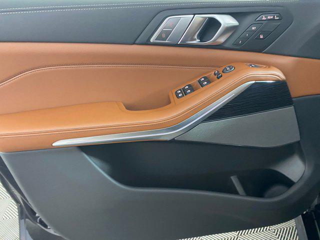 new 2026 BMW X7 car, priced at $103,040