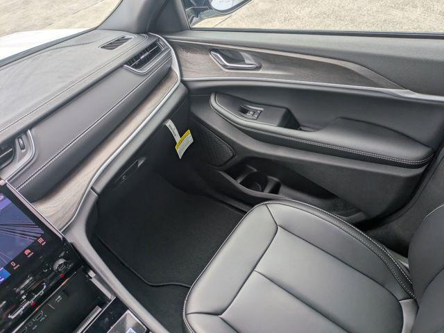 new 2025 Jeep Grand Cherokee car, priced at $45,363