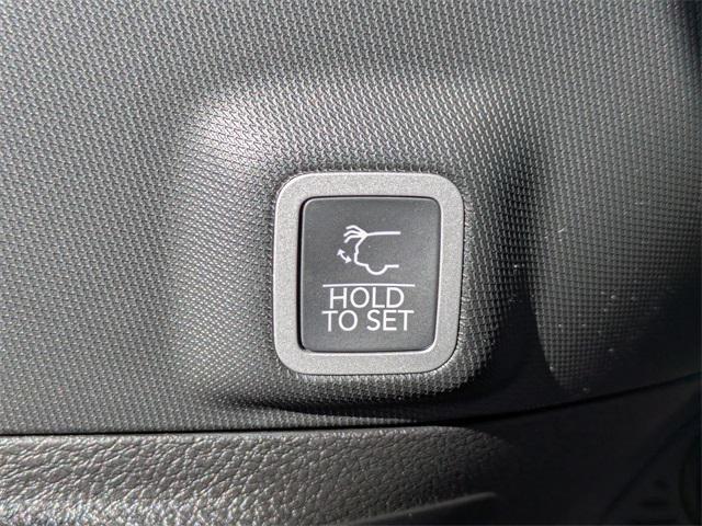 new 2025 Jeep Grand Cherokee car, priced at $37,748