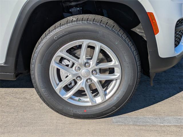 new 2025 Jeep Grand Cherokee car, priced at $37,748