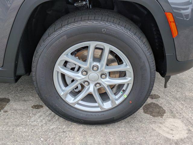 new 2025 Jeep Grand Cherokee car, priced at $32,885