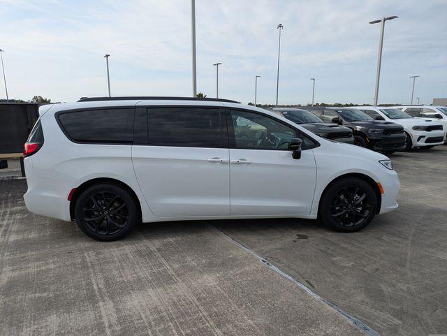 new 2026 Chrysler Pacifica car, priced at $51,649