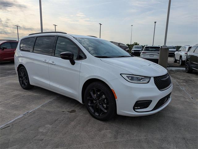 new 2026 Chrysler Pacifica car, priced at $53,850