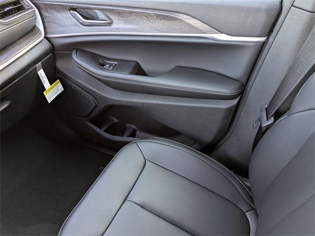 new 2025 Jeep Grand Cherokee car, priced at $48,982