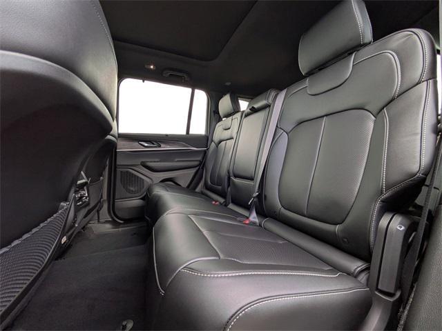 new 2025 Jeep Grand Cherokee car, priced at $50,716