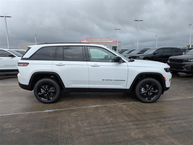 new 2025 Jeep Grand Cherokee car, priced at $50,180