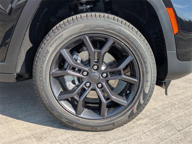 new 2025 Jeep Grand Cherokee car, priced at $48,982