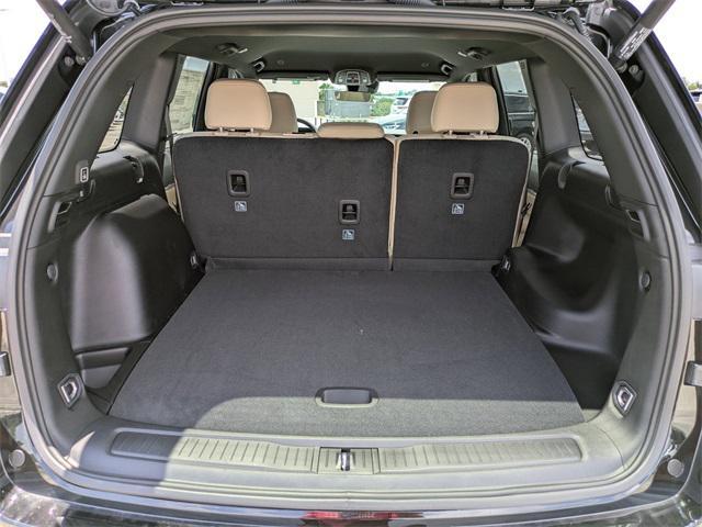 new 2025 Jeep Grand Cherokee car, priced at $43,735