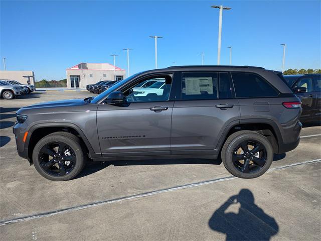 new 2025 Jeep Grand Cherokee car, priced at $42,066