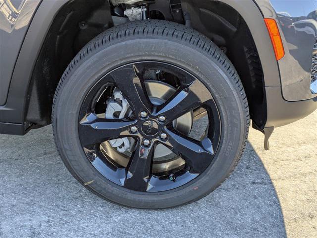 new 2025 Jeep Grand Cherokee car, priced at $42,066