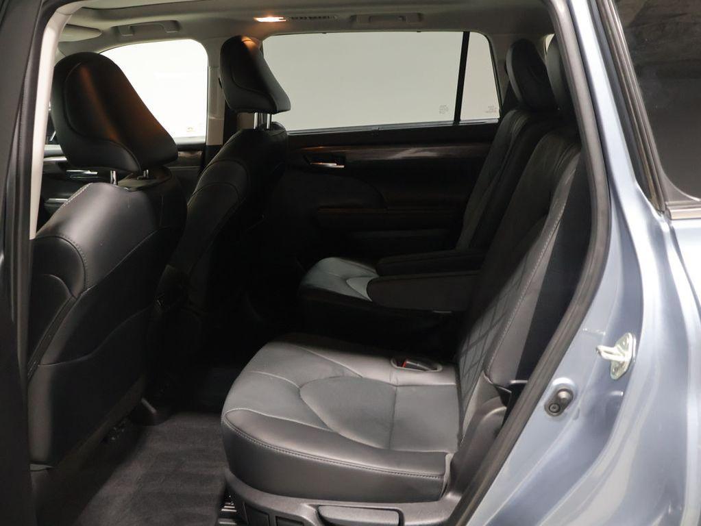 used 2020 Toyota Highlander car, priced at $34,564